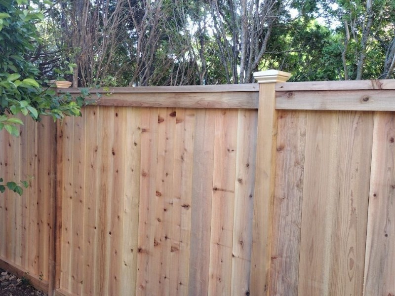 Cap and Trim Wood Fence Style